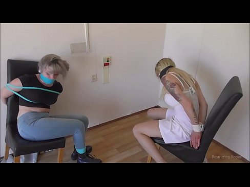 ❤️ Addictus / ligatus et clausus / puella in tribulatione Anal video apud nos