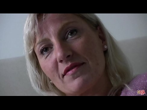 ❤️ Mater nos omnes futui... Domina, te ipsum habe! Anal video apud nos